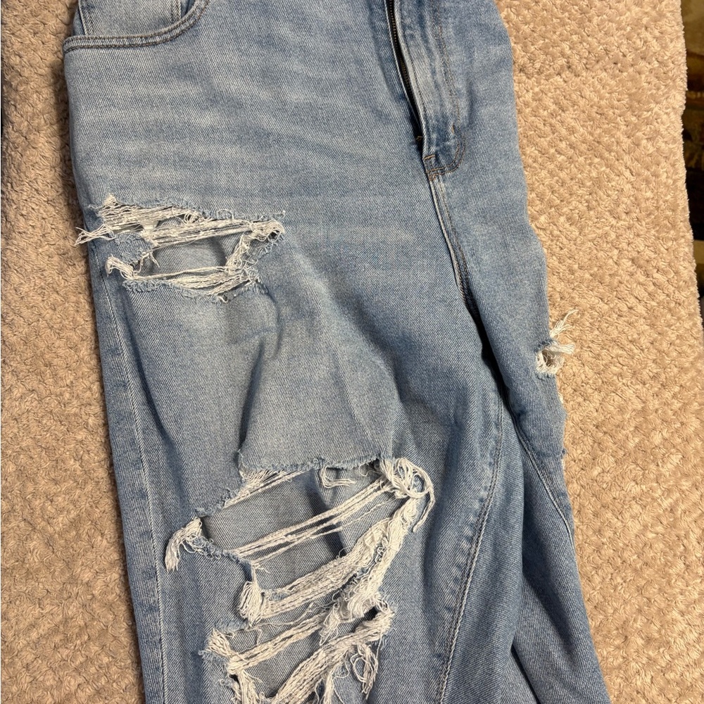 American Eagle Outfitters Light Blue Ripped Boyfriend Jeans